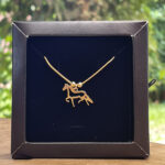 Colar Rabo de Rato 45cm com Pingente Cavalo Vazado Folheado a Ouro 18K