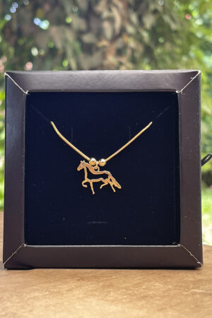 Colar Rabo de Rato 45cm com Pingente Cavalo Vazado Folheado a Ouro 18K