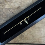 Pulseira Rabo de Rato 21cm Pingente de Cavalo/Ferradura Resinado