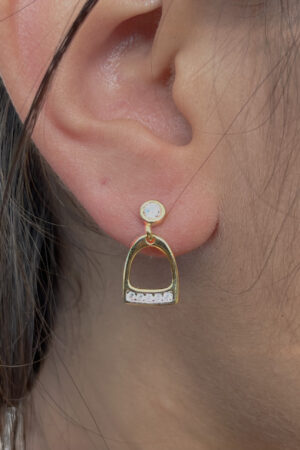 Brinco Ponto de Luz com Estribo Cravejado Folheado a Ouro 18k
