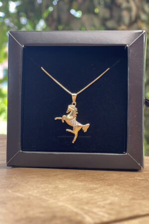 Colar Veneziana 45cm Pingente Cavalo Country Cravejado Folheado a Ouro 18k