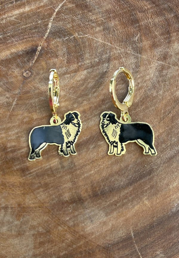 Brinco Boder Collie Resinado Folheado a Ouro 18k - Imagem 1