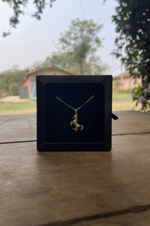Colar Veneziana 45cm Pingente Cavalo Country Folheado a Ouro 18k