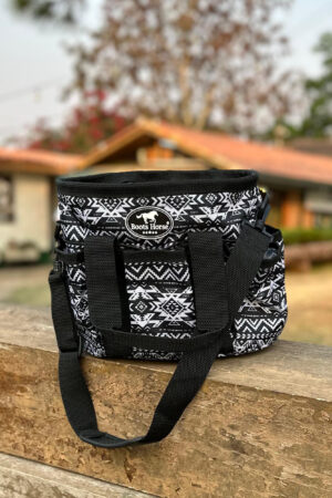 Bolsa Kit Higiênico Boots Horse cor:Estampada Preto e Branco