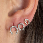 Brinco 3 Ferradura Cravejada Z.Cristal Folheado a Ouro 18k