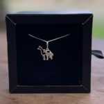 Colar Veneziana 45cm com Pingente Égua e Potro em Prata 925