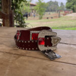 Cinto com Pedras Vermelhas e detalhe em Cruz tamanho 90