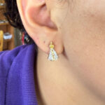 Brinco Nossa Senhora Aparecida Cravejado Folheado Ouro 18k