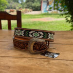 Cinto com Miçanga Estampa Flor Verde, Dourado, Preto e Branco Tamanho 90