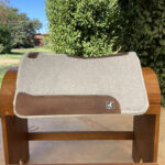 Manta Mega Confort Tambor Cor Cinza com Couro Marrom Escuro Ranch Tex