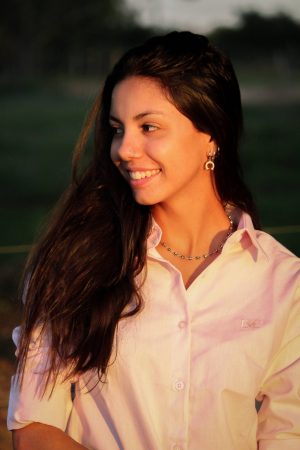 Camisa Feminina UC Bordada Rosa