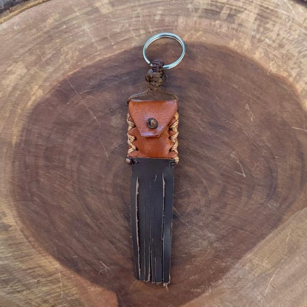 Chaveiro de Couro Bolsa com Franja Cor:Marrom - Imagem 1