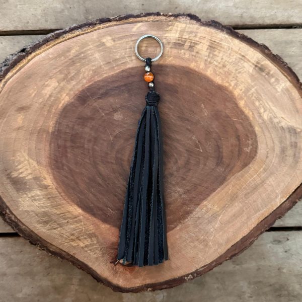 Chaveiro de Couro com Franja Cor:Preto com Pedra Laranja - Imagem 1