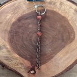 Chaveiro de Crina Natural Pirain Desenhada Boots Horse Cor:Vermelho com Marrom