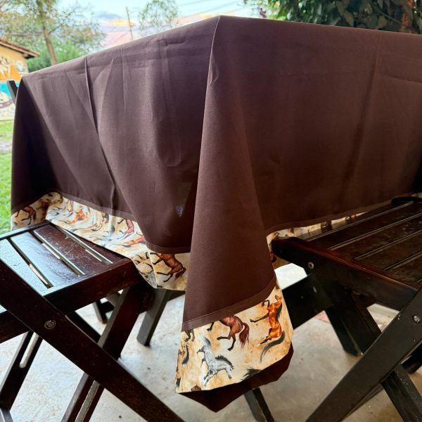 Toalha de Mesa 1,5m x 1,5m com Estampa de Cavalos - Imagem 3