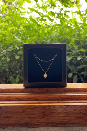 Colar Duplo Detalhe Veneziana Bolinha 45cm Pingente NS das Graças Cravejado Folheado a Ouro 18k