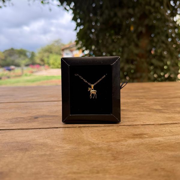 Colar Cartier 40cm com Potro Folheado a Ouro 18k - Imagem 1