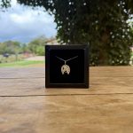 Colar Veneziana 45cm Pingente Ferradura Cavalo Crav. Z. Cristal Prata 925