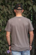 Camiseta Masculina UC Bordada Cinza Magneto - Imagem 2