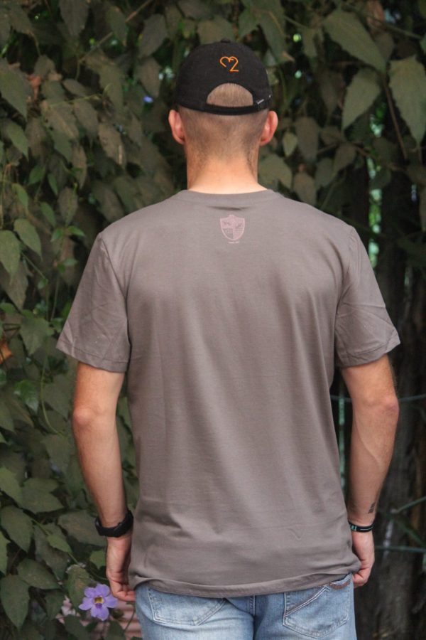 Camiseta Masculina UC Bordada Cinza Magneto - Imagem 2