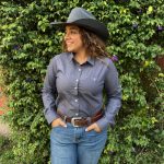 Camisa Feminina UC Manga Longa Cinza com Strass